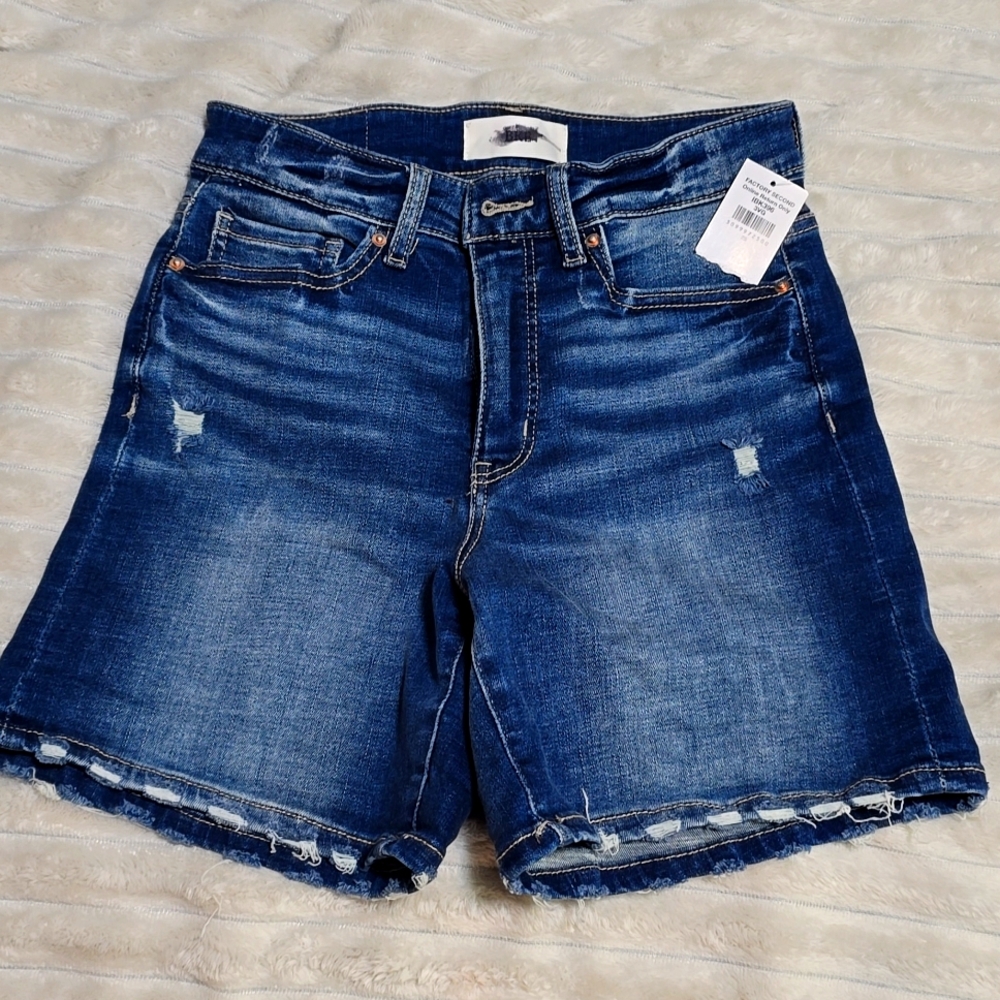 New With tags BKE Buckle Parker Jean Shorts Size 25